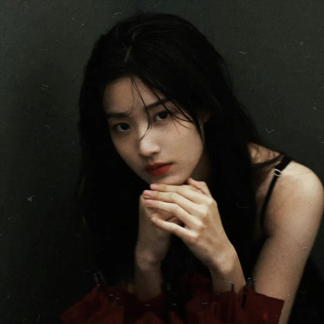 燃烧女子的画像