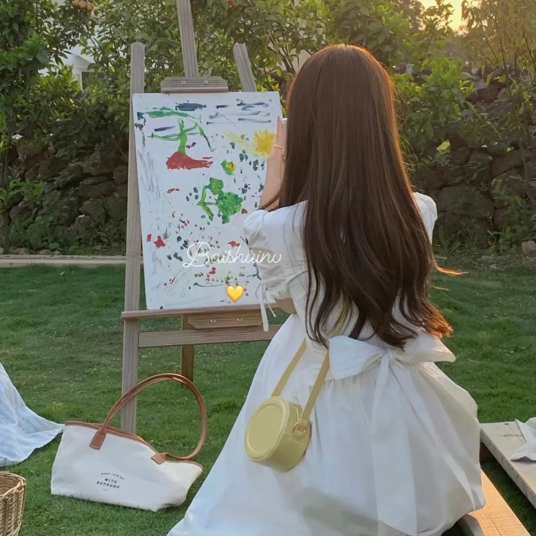 蓝天花朵